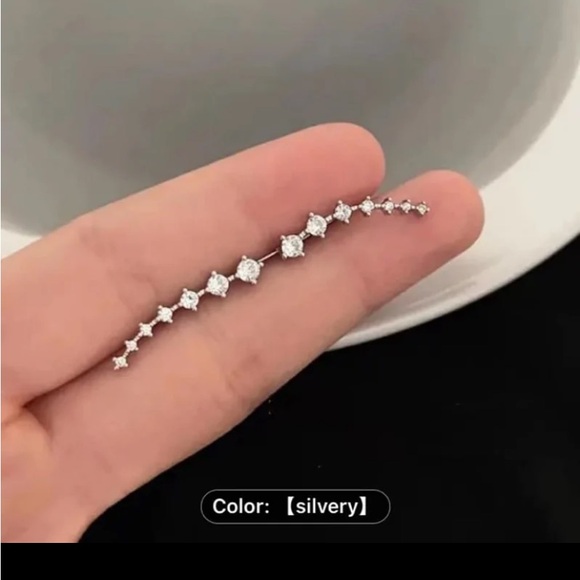 New Women Elegant Curved Stud Earrings with Sparkling Cubic Zirconia - Picture 6 of 7